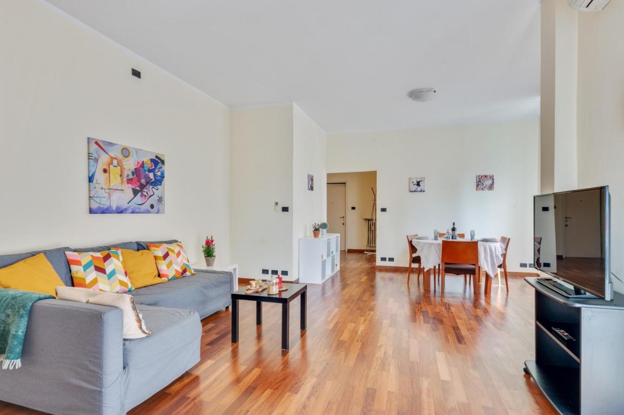 Oltretorrente Ampio Con Balconi Apartment