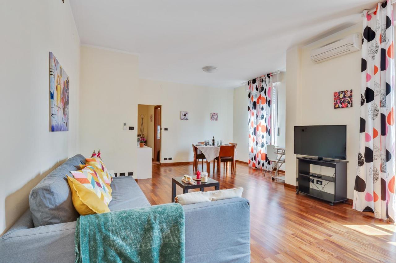 Oltretorrente Ampio Con Balconi Apartamento